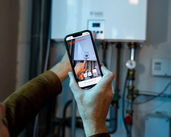 Via 123meekijken laat de klant de CV-ketel zien. Het KCC beoordeelt direct het probleem en voorkomt onnodig bezoek.